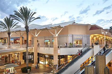 fashion valley shopping mall stores.